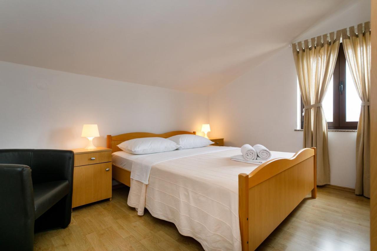 Apartman Sintic Krk Town Extérieur photo